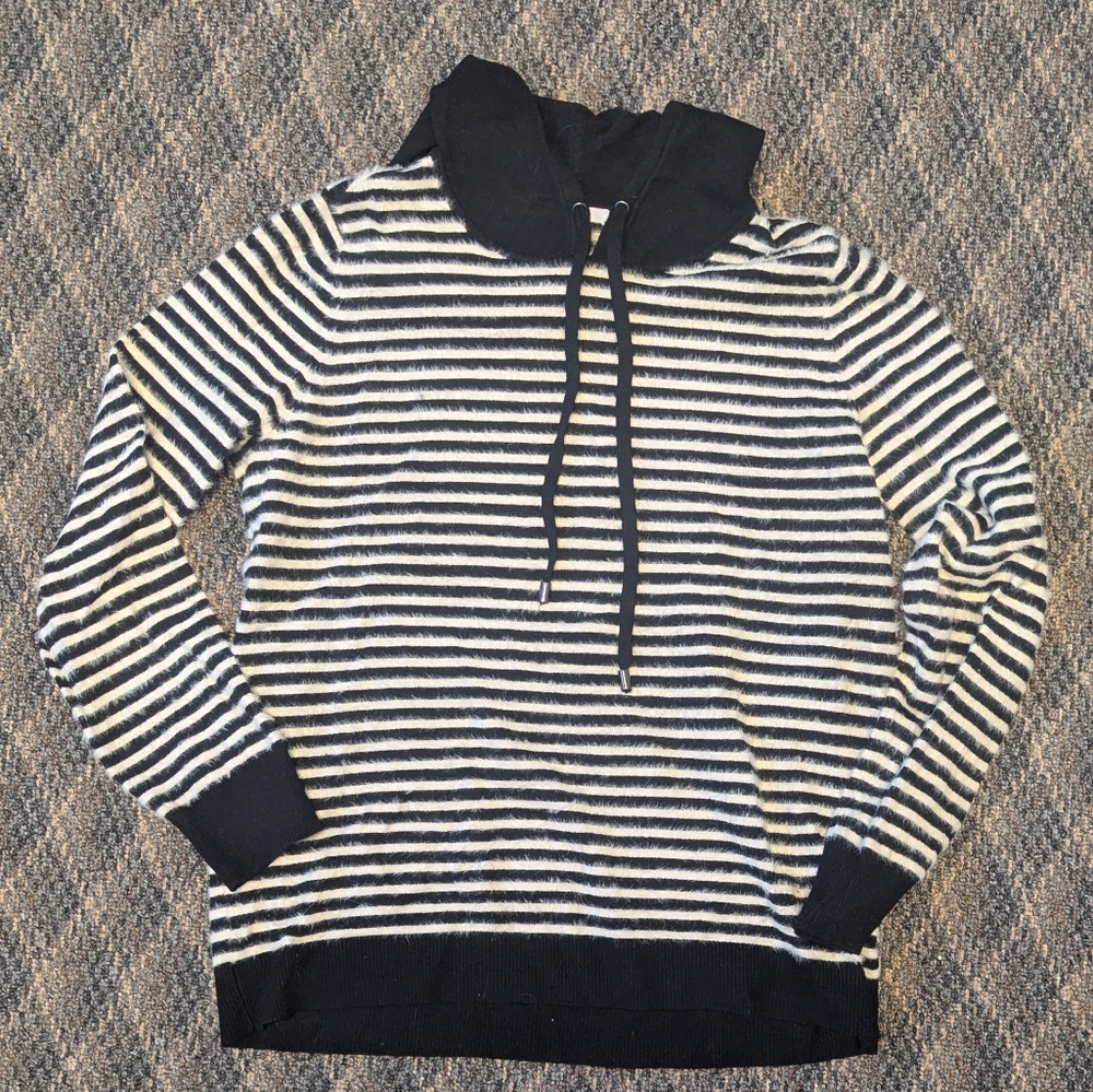 Chico's black and white soft sweater